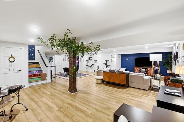 1302 Blueberry, Grove City, OH 43123