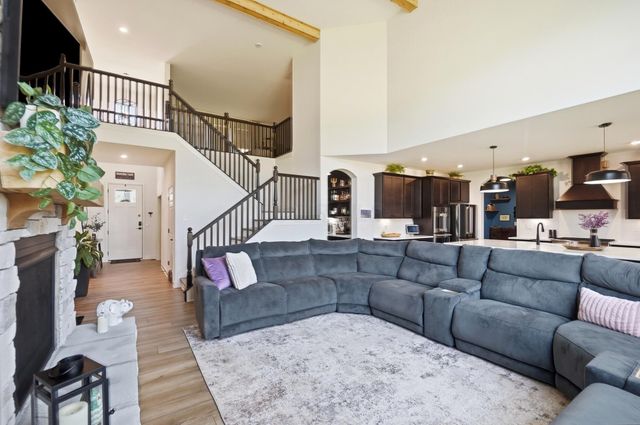 1302 Blueberry, Grove City, OH 43123