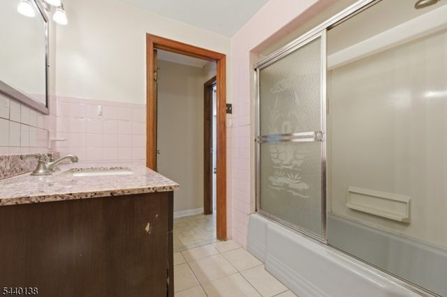 36 Leghorn Ave, Bridgewater Twp., NJ 08807