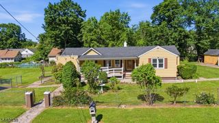 36 Leghorn Ave, Bridgewater Twp., NJ 08807