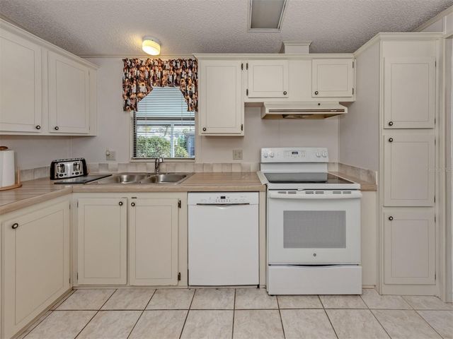 272 CAPTAINS COURT, North Port, FL 34287