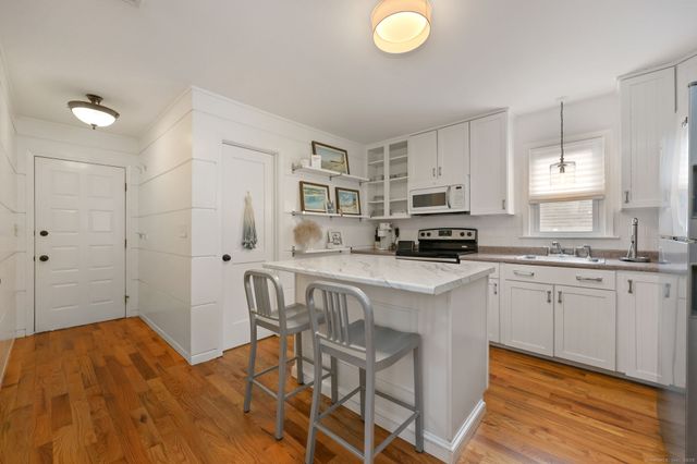 318 Pine Creek Avenue, Fairfield, CT 06824