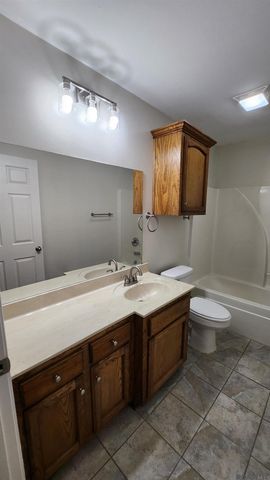 14623 Ocallaghan Ln, Baker, LA 70714