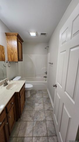 14623 Ocallaghan Ln, Baker, LA 70714