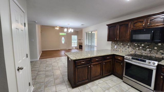 14623 Ocallaghan Ln, Baker, LA 70714