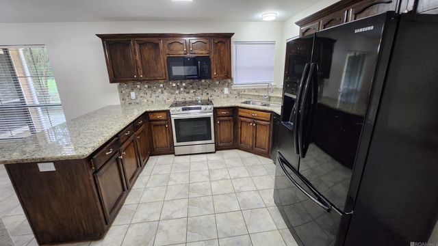 14623 Ocallaghan Ln, Baker, LA 70714