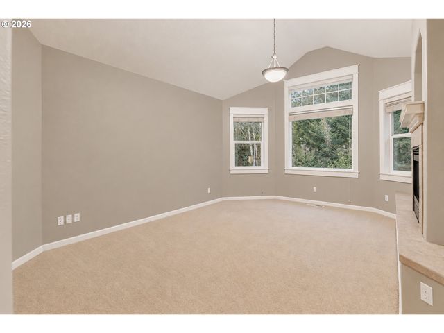2133 Sw ARNOLD St, Portland, OR 97219