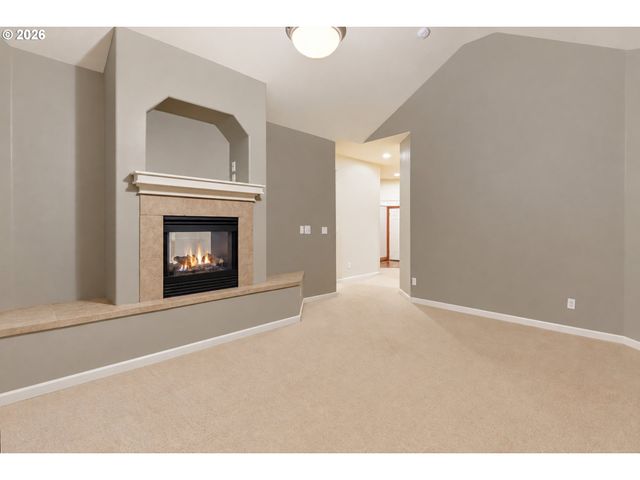 2133 Sw ARNOLD St, Portland, OR 97219