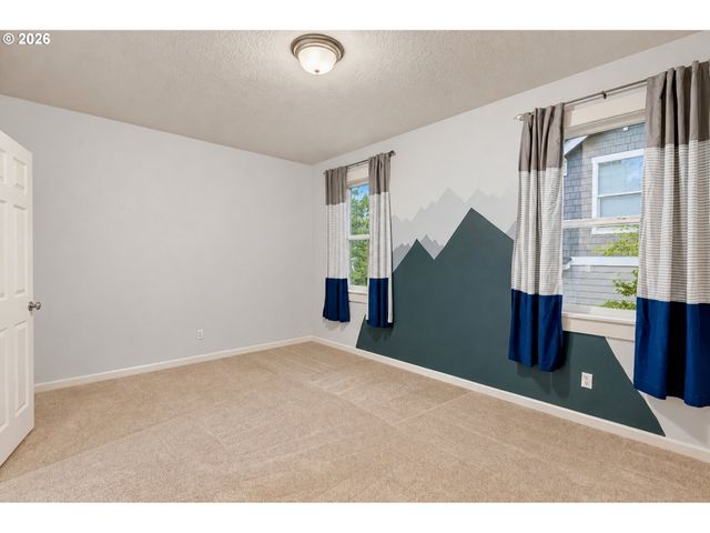 2133 Sw ARNOLD St, Portland, OR 97219