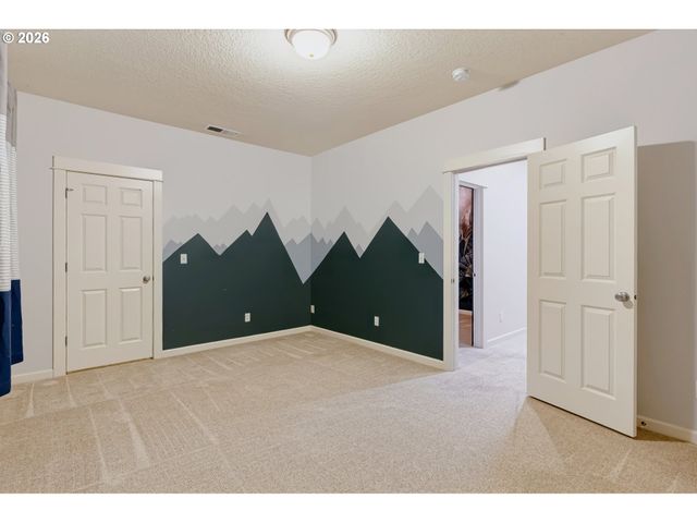 2133 Sw ARNOLD St, Portland, OR 97219