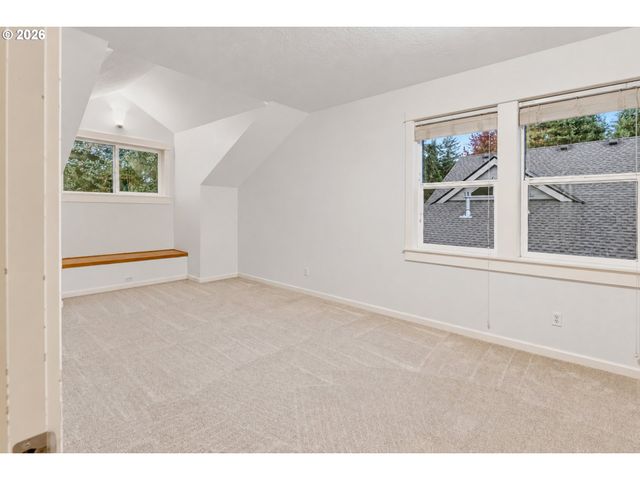 2133 Sw ARNOLD St, Portland, OR 97219