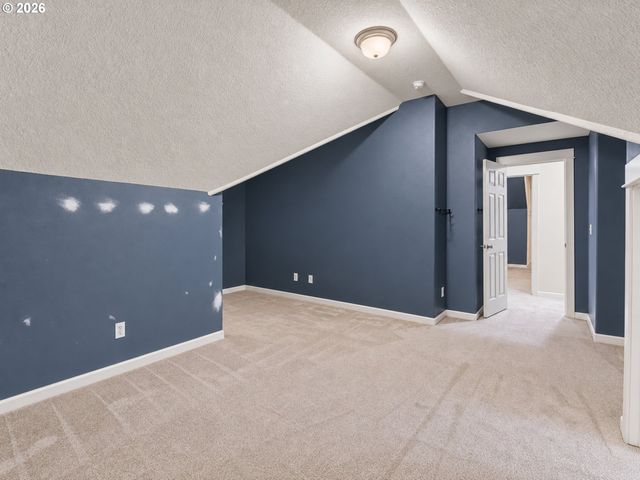 2133 Sw ARNOLD St, Portland, OR 97219