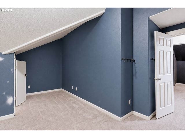 2133 Sw ARNOLD St, Portland, OR 97219