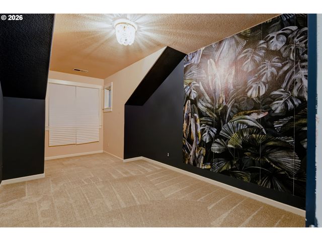 2133 Sw ARNOLD St, Portland, OR 97219