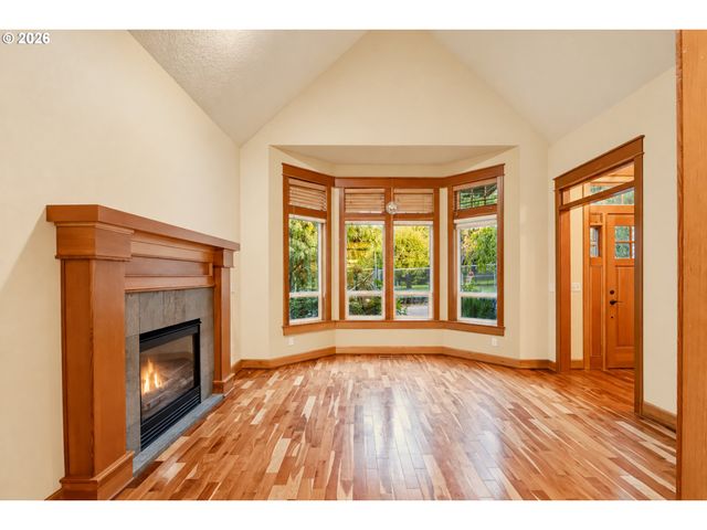 2133 Sw ARNOLD St, Portland, OR 97219