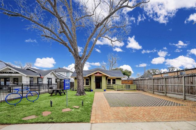 638 Heights Boulevard, Houston, TX 77007