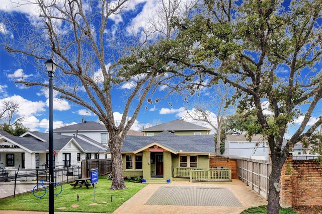 638 Heights Boulevard, Houston, TX 77007