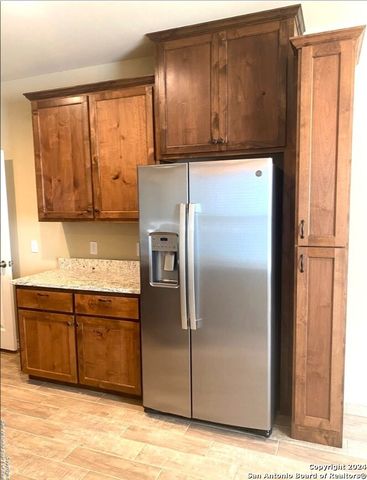 220 Byrd, Universal City, TX 78148