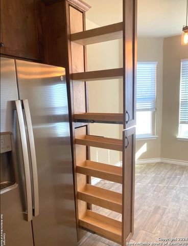 220 Byrd, Universal City, TX 78148