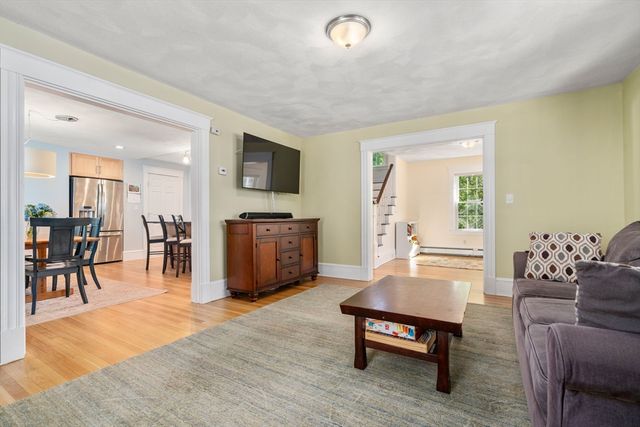 128 Pleasant St, Milton, MA 02186