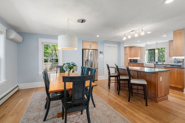 128 Pleasant St, Milton, MA 02186
