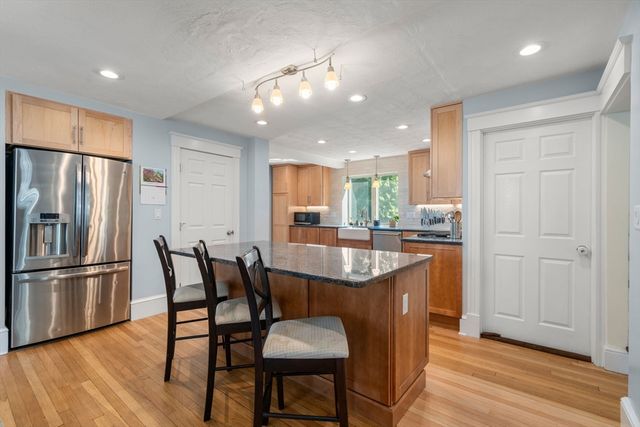 128 Pleasant St, Milton, MA 02186