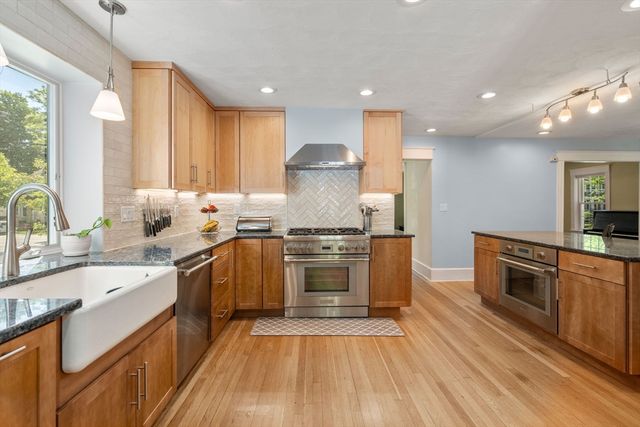 128 Pleasant St, Milton, MA 02186