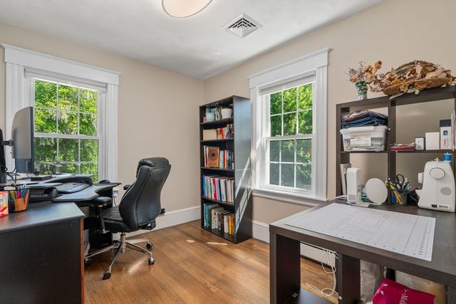 128 Pleasant St, Milton, MA 02186