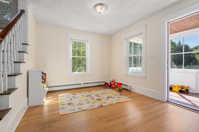 128 Pleasant St, Milton, MA 02186