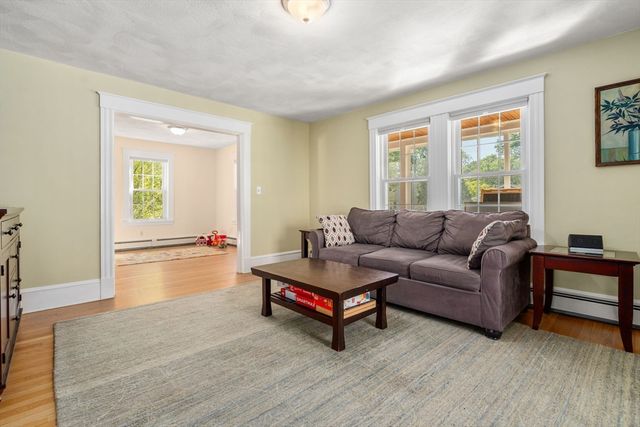 128 Pleasant St, Milton, MA 02186