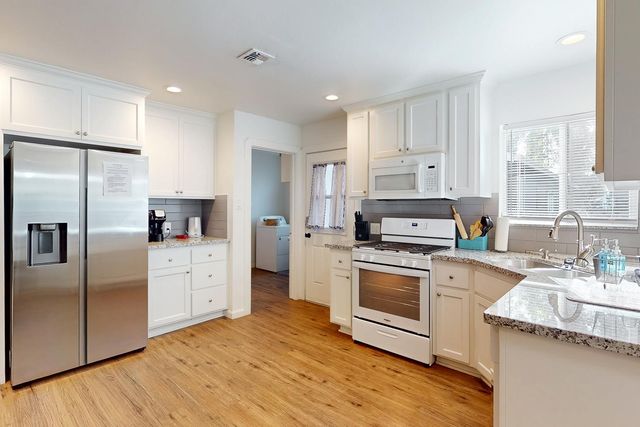 586 Marie Ave, Yuba City, CA 95991