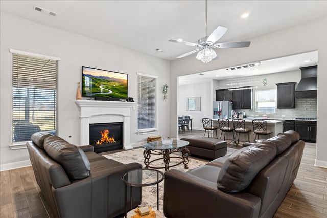 103 Willow Oak Drive, Krugerville, TX 76227