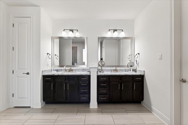 103 Willow Oak Drive, Krugerville, TX 76227