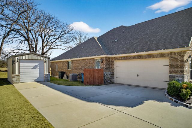 103 Willow Oak Drive, Krugerville, TX 76227