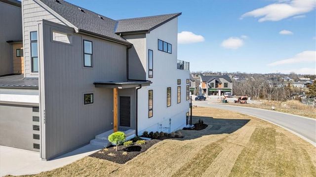 22598 W 93rd Street, Lenexa, KS 66227