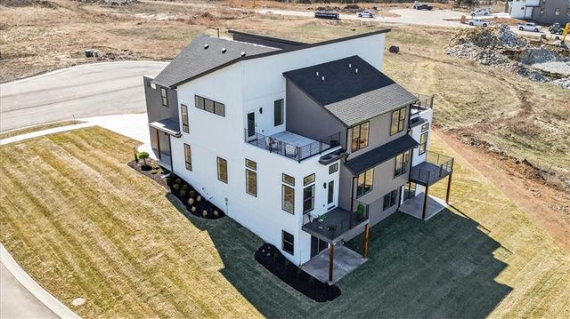 22598 W 93rd Street, Lenexa, KS 66227