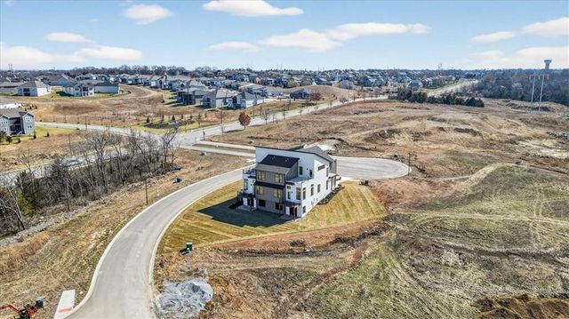 22598 W 93rd Street, Lenexa, KS 66227