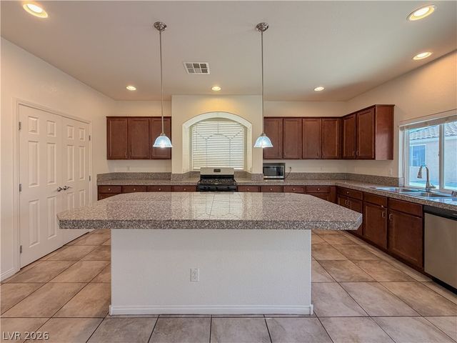 6817 Cavatina Avenue, Las Vegas, NV 89139