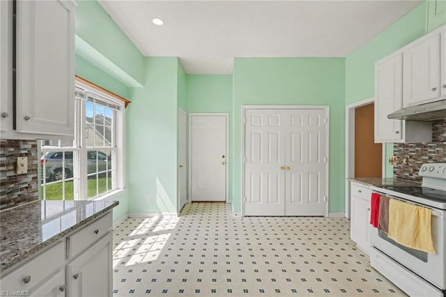 180 Beeson Park Court, Kernersville, NC 27284