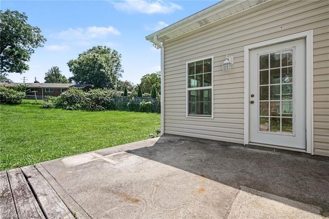 180 Beeson Park Court, Kernersville, NC 27284