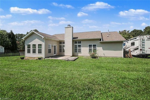 180 Beeson Park Court, Kernersville, NC 27284