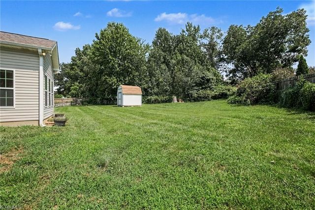 180 Beeson Park Court, Kernersville, NC 27284