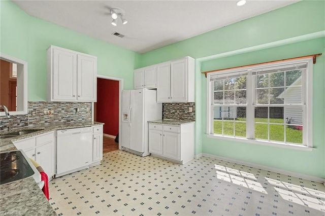 180 Beeson Park Court, Kernersville, NC 27284