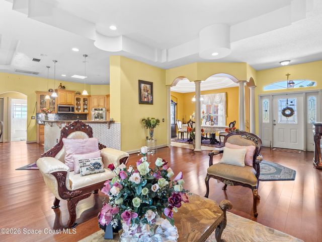 882 Palo Alto Street SE, Palm Bay, FL 32909