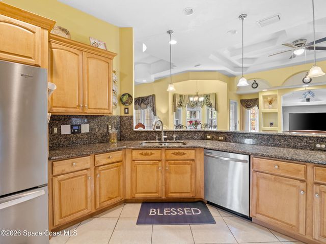 882 Palo Alto Street SE, Palm Bay, FL 32909