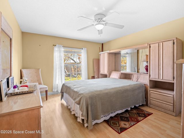882 Palo Alto Street SE, Palm Bay, FL 32909