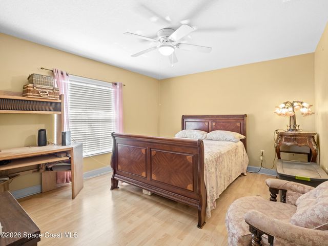 882 Palo Alto Street SE, Palm Bay, FL 32909