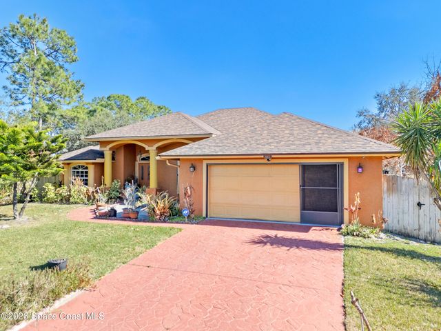 882 Palo Alto Street SE, Palm Bay, FL 32909