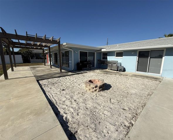 121 CARLISLE AVENUE NW, Port Charlotte, FL 33952