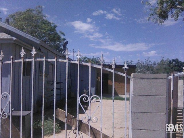 327 Olive Avenue, Taft, CA 93268